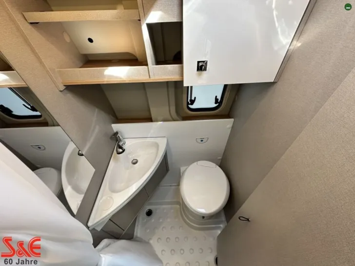 Fahrzeugbild Bürstner Delfin Limited C 621 #14