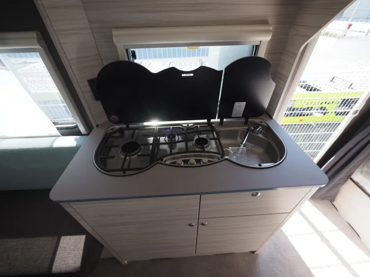 Fahrzeugbild Dethleffs C'Joy 480 QLK, Dynamic & Touring, Dusche #6