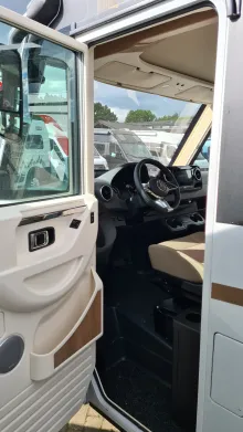 Fahrzeugbild Carthago C2-tourer I 147 RB-LE „K“ lightweight 3.5t *junger Gebrauchtwagen* #4