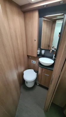 Fahrzeugbild Carthago C2-tourer I 147 RB-LE „K“ lightweight 3.5t *junger Gebrauchtwagen* #19