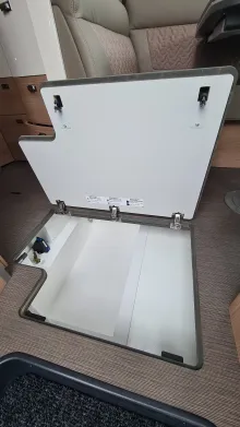 Fahrzeugbild Carthago C2-tourer I 147 RB-LE „K“ lightweight 3.5t *junger Gebrauchtwagen* #25