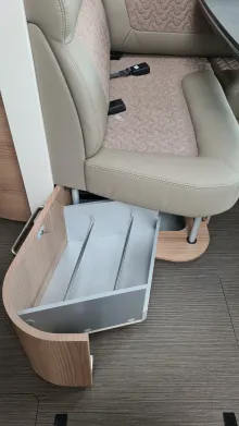 Fahrzeugbild Carthago C2-tourer I 147 RB-LE „K“ lightweight 3.5t *junger Gebrauchtwagen* #27