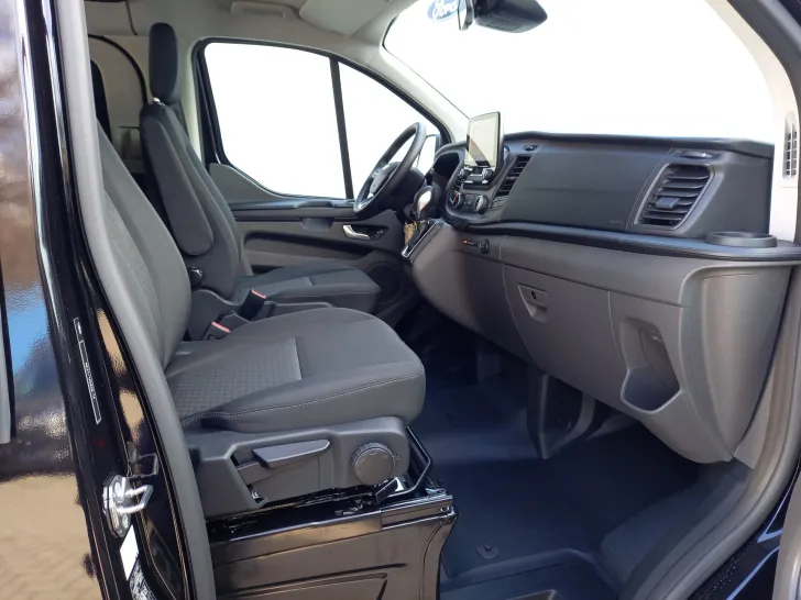Fahrzeugbild CopaC 530 Bahia Bürstner Copa C 530 AutomatikRMO Kastenwagen, 110 kW (Diesel) #14