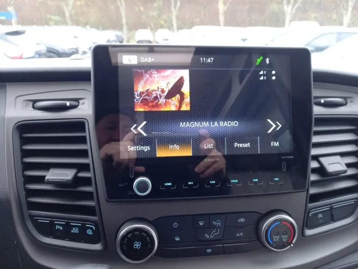 Fahrzeugbild Bürstner Signeo C 550 Automatik C550 Bahia 23-II #13