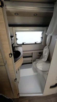 Fahrzeugbild Hymer Eriba Touring 530 Harbour Blue Edition Auflastung 1.400 kg #18