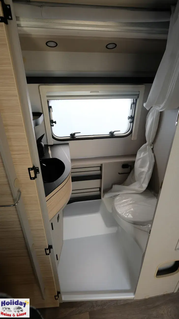 Fahrzeugbild Hymer Eriba Touring 530 Harbour Blue Edition Auflastung 1.400 kg #18
