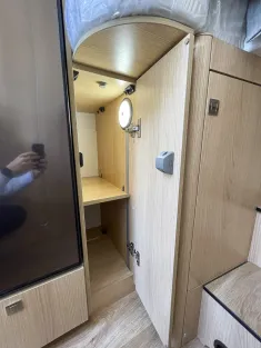 Bild 25 Hymer B-MC I 580 *Arktis*Premium*Solar*XXL-Bett*