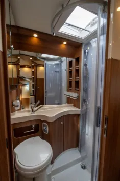Bild 11 Carthago c-tourer  I 148 LE Automatik Kein Hubbett