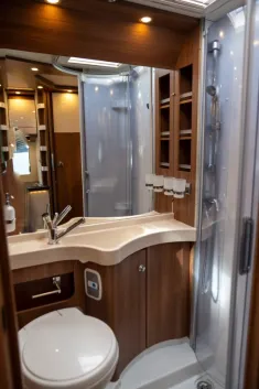Bild 12 Carthago c-tourer  I 148 LE Automatik Kein Hubbett