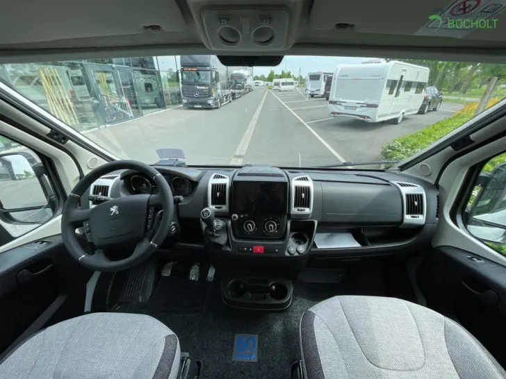 Fahrzeugbild Knaus BoxLife Pro 600 Street Peugeot - 60 YEARS Ehemaliger Mietwagen #6