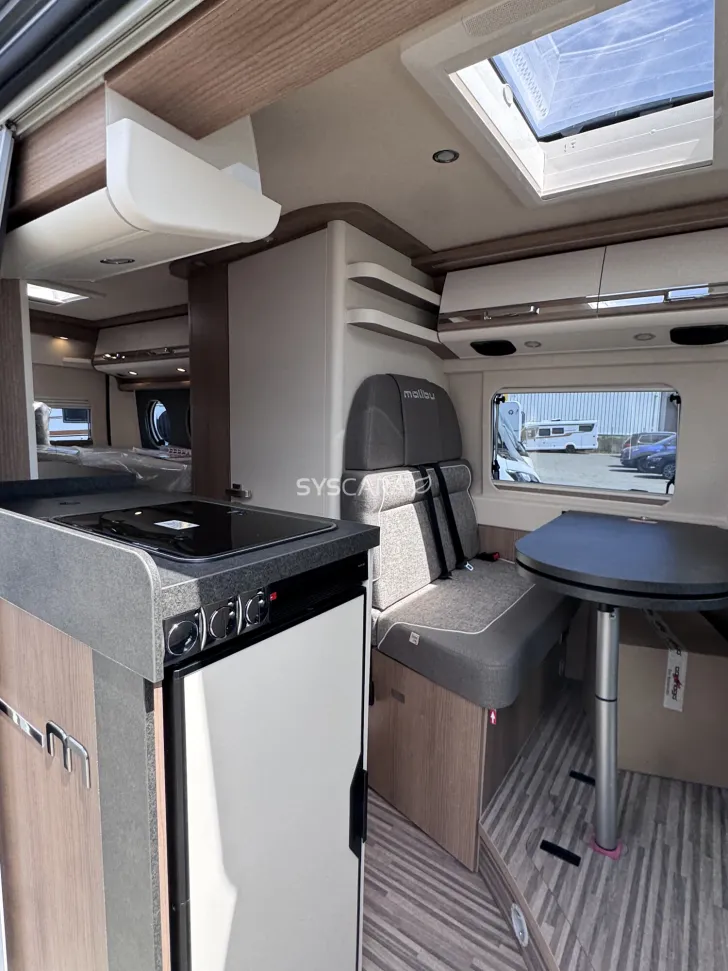 Fahrzeugbild Malibu Van first class - two rooms 640 LE RB charming coupé 180PS 8 Gang Aut Gas+E Heizung #8