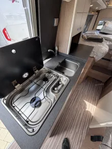 Fahrzeugbild Malibu Van first class - two rooms 640 LE RB charming coupé 180PS 8 Gang Aut Gas+E Heizung #12