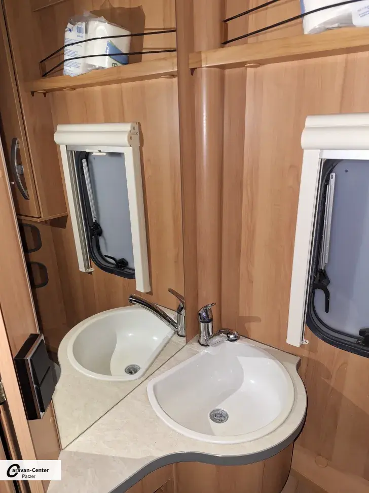 Fahrzeugbild Hymer Eriba Nova 470 #5