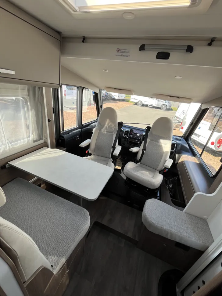 Fahrzeugbild Carado I 338 #6