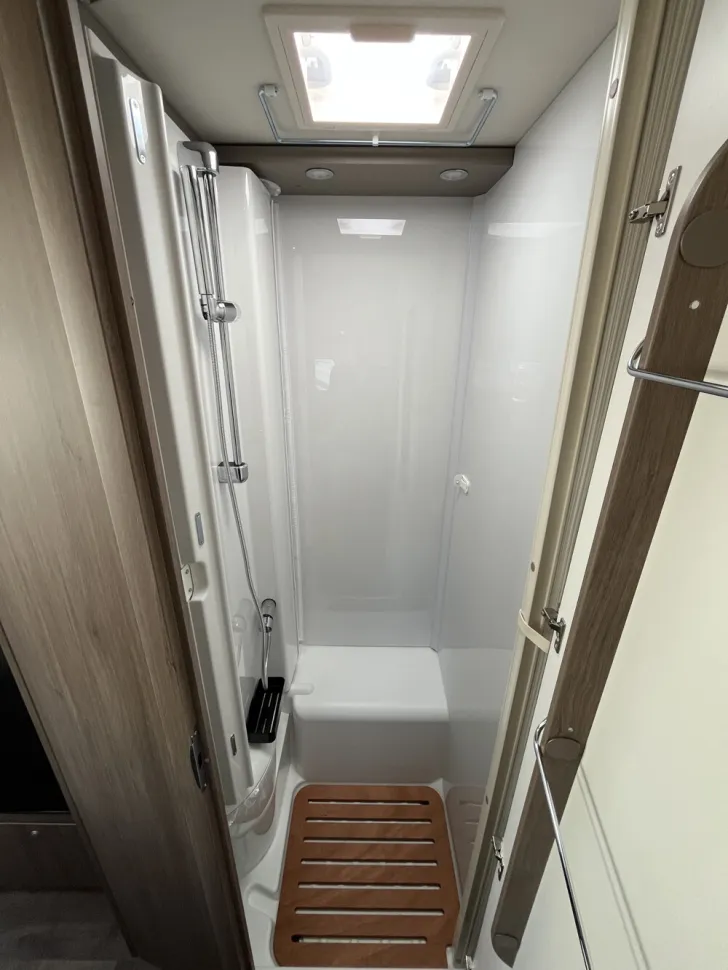 Fahrzeugbild Carado I 338 #10