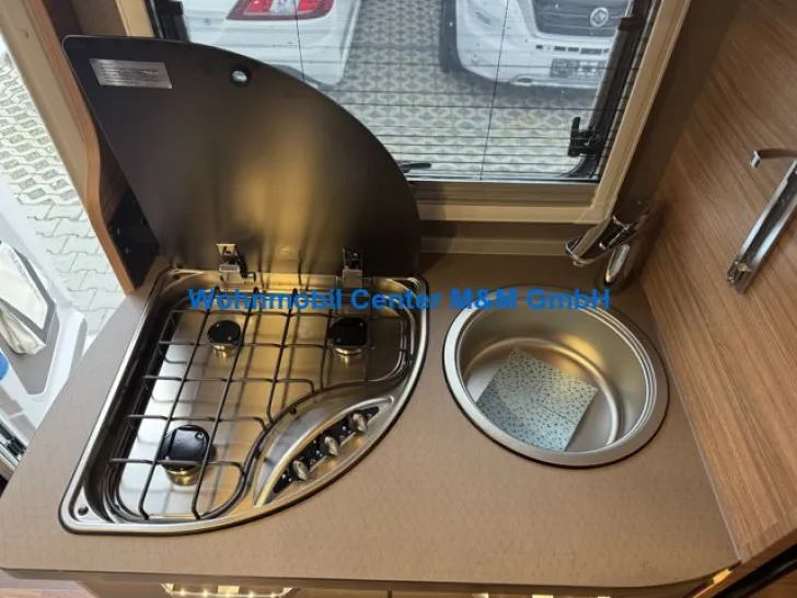 Fahrzeugbild Weinsberg CaraCompact Suite MB 640 MEG 2025 Edition Pepper #8