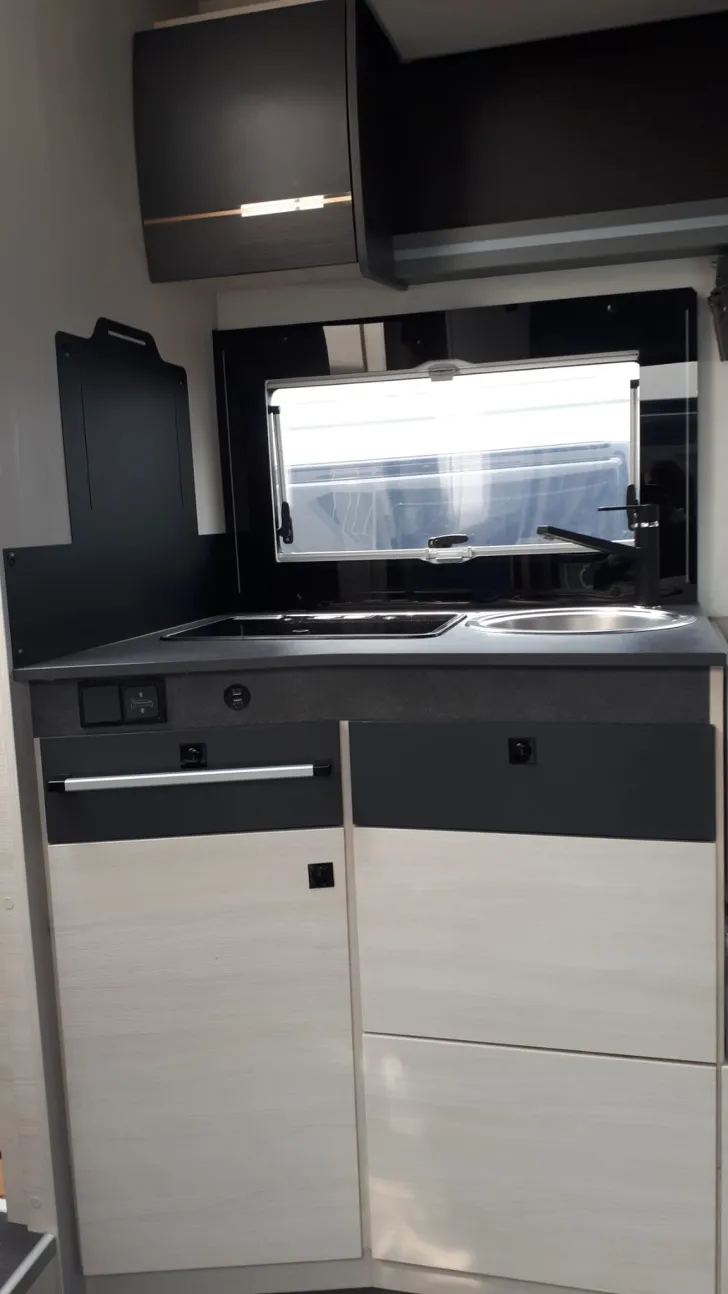 Fahrzeugbild Challenger Teilintegriert 337GA Graphite Ultimate - nach Mietsaison verfügbar! #9