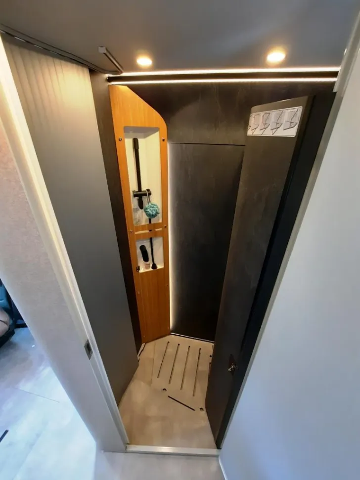 Fahrzeugbild Hymer Venture S Verfüg./Sparen Sie 45.197,- € #20
