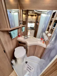 Bild 19 Carthago c-tourer I 148 Hubstützen+AHK+Autom*gepflegt*