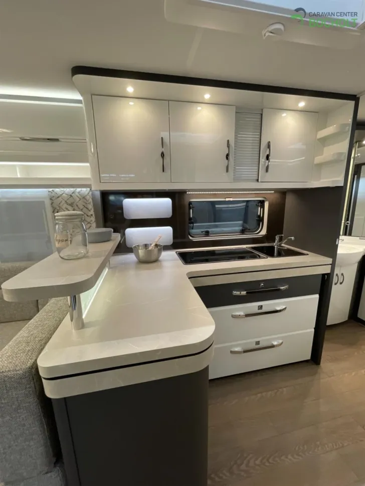 Fahrzeugbild Hobby Excellent 560 CFe Modell 2025 / 2000 kg #10