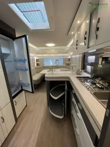 Fahrzeugbild Hobby Excellent 560 CFe Modell 2025 / 2000 kg #12