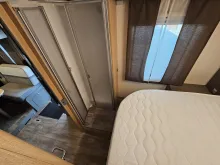 Fahrzeugbild LMC Tourer Lift H 720 Couch Couch #11