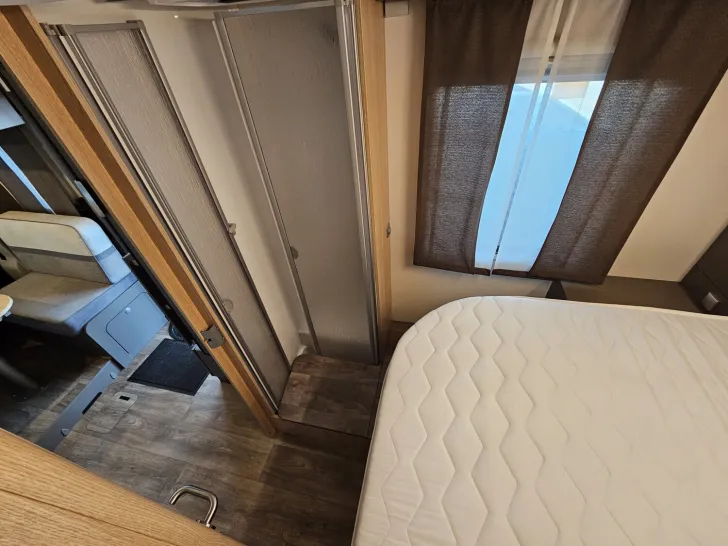 Fahrzeugbild LMC Tourer Lift H 720 Couch Couch #11