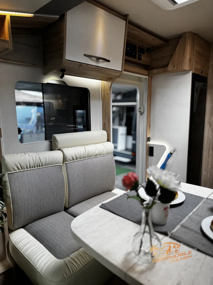 Fahrzeugbild Eura Mobil Integra Line 720 EF Hubbett #12