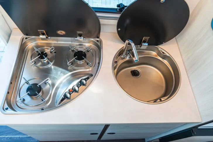 Fahrzeugbild Rimor Kilig 18 Plus HUBBETT+BRONZE PAKET+170 PS+FORD #15