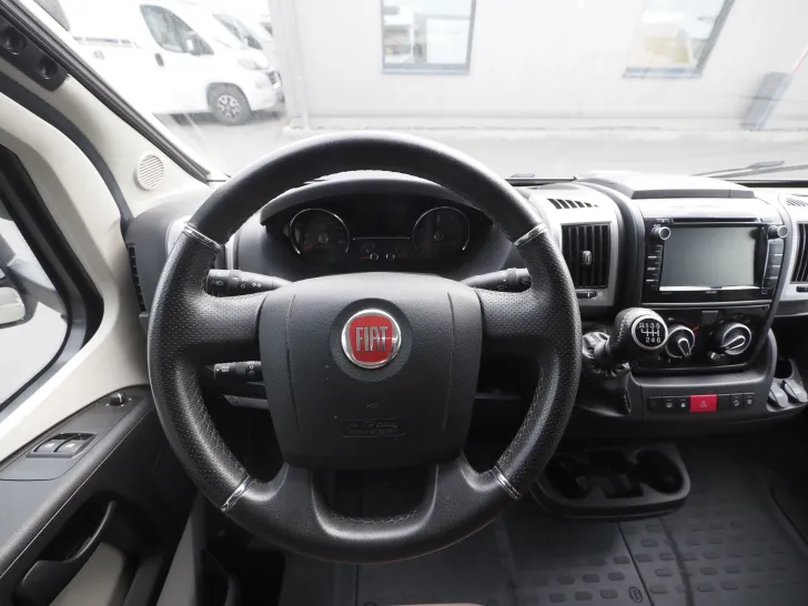 Fahrzeugbild Bürstner Ixeo Time 726 G, SAT/TV, Solar, Navi/Kam. 5.Sitz #4