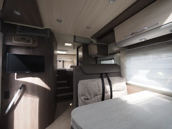 Fahrzeugbild Bürstner Ixeo Time 726 G, SAT/TV, Solar, Navi/Kam. 5.Sitz #8