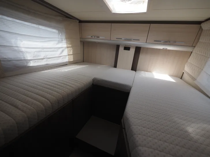 Fahrzeugbild Bürstner Ixeo Time 726 G, SAT/TV, Solar, Navi/Kam. 5.Sitz #13