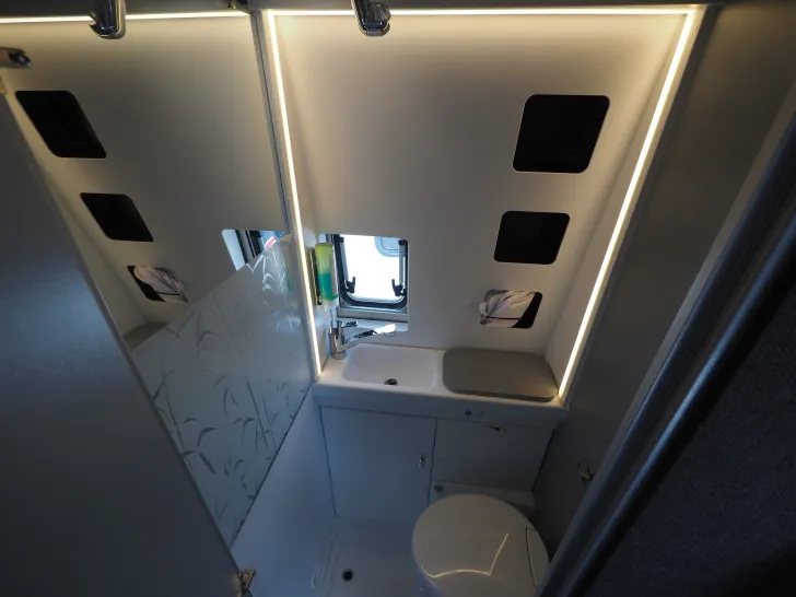 Fahrzeugbild Weinsberg Caratour 600 ME, Solar, Lithium Batterie #13