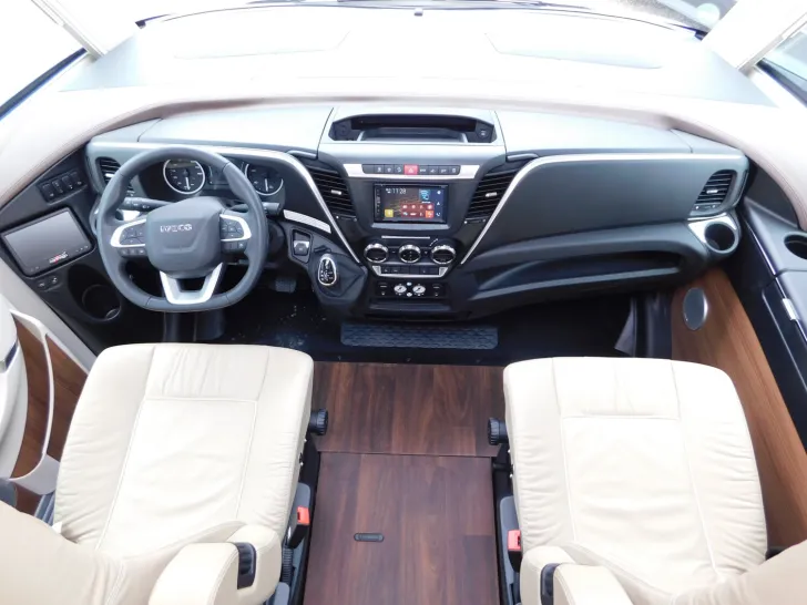 Fahrzeugbild Carthago chic s-plus I 50 LE Vollluftfeder,Motorradträger #8