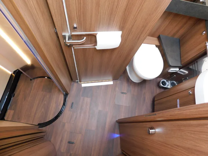 Fahrzeugbild Carthago chic s-plus I 50 LE Vollluftfeder,Motorradträger #17