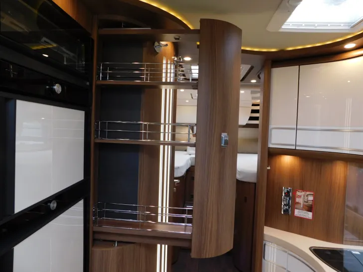 Fahrzeugbild Carthago chic s-plus I 50 LE Vollluftfeder,Motorradträger #24