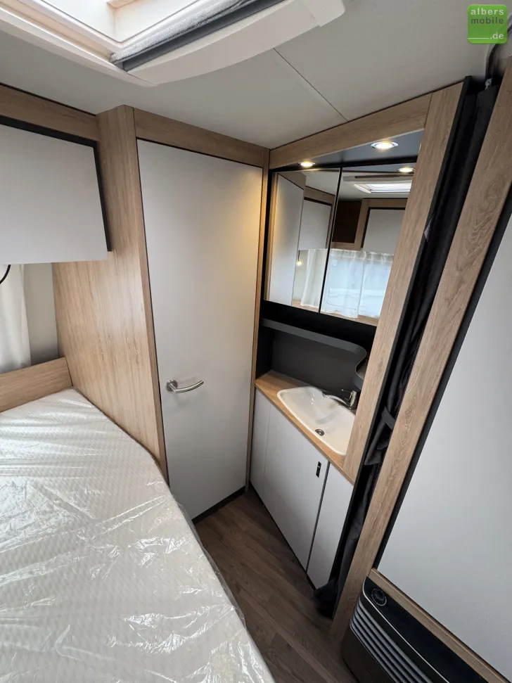 Fahrzeugbild Knaus Sport 450 FU Dusche 1800kg Französisches Bett #18