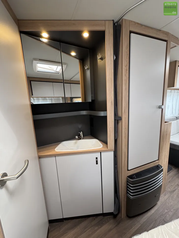 Fahrzeugbild Knaus Sport 450 FU Dusche 1800kg Französisches Bett #22