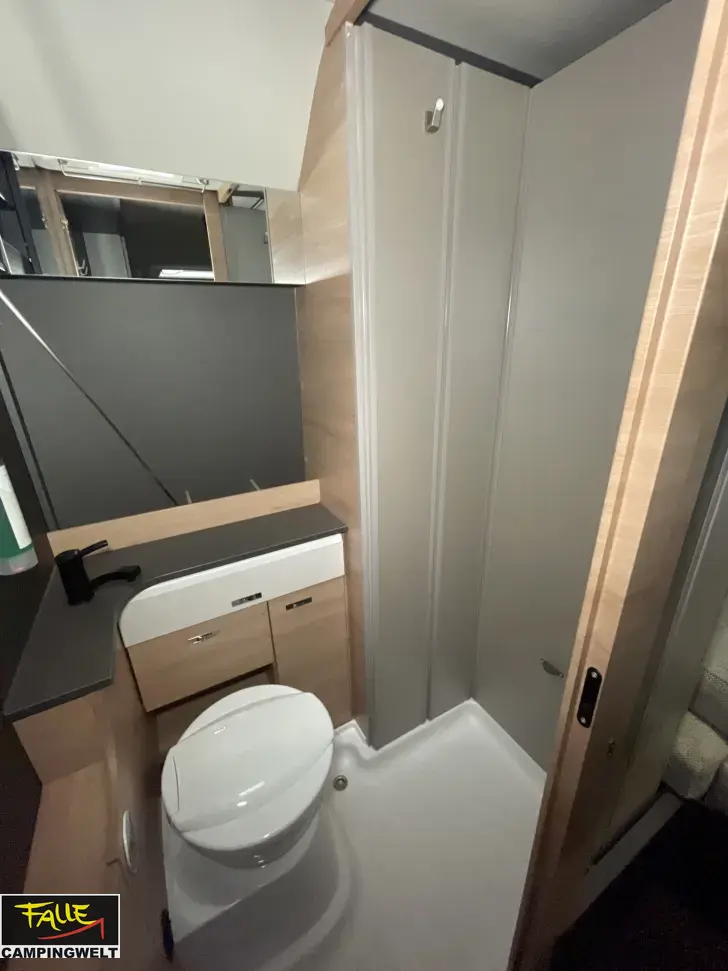 Schräg Vorne Knaus Yaseo 500 DK