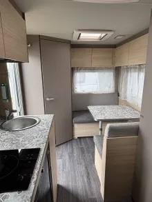 Fahrzeugbild Weinsberg CaraCito 390 QD GFK-Dach, 3 Zusatzfenster, #7