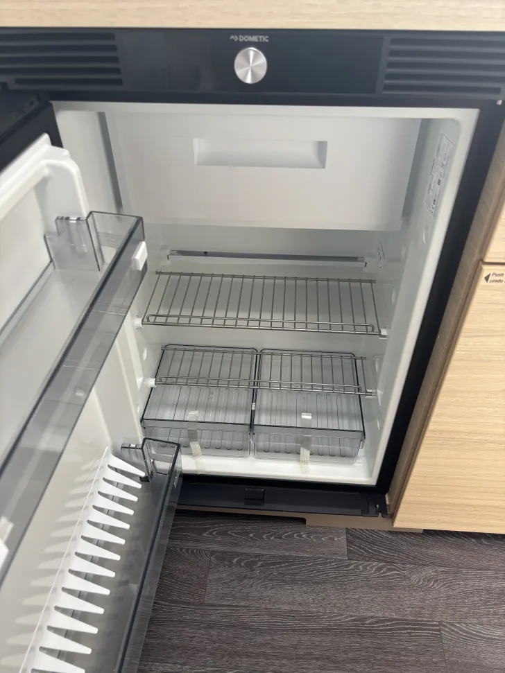 Fahrzeugbild Weinsberg CaraCito 390 QD GFK-Dach, 3 Zusatzfenster, #10