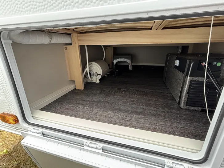 Fahrzeugbild Weinsberg CaraCito 390 QD GFK-Dach, 3 Zusatzfenster, #14