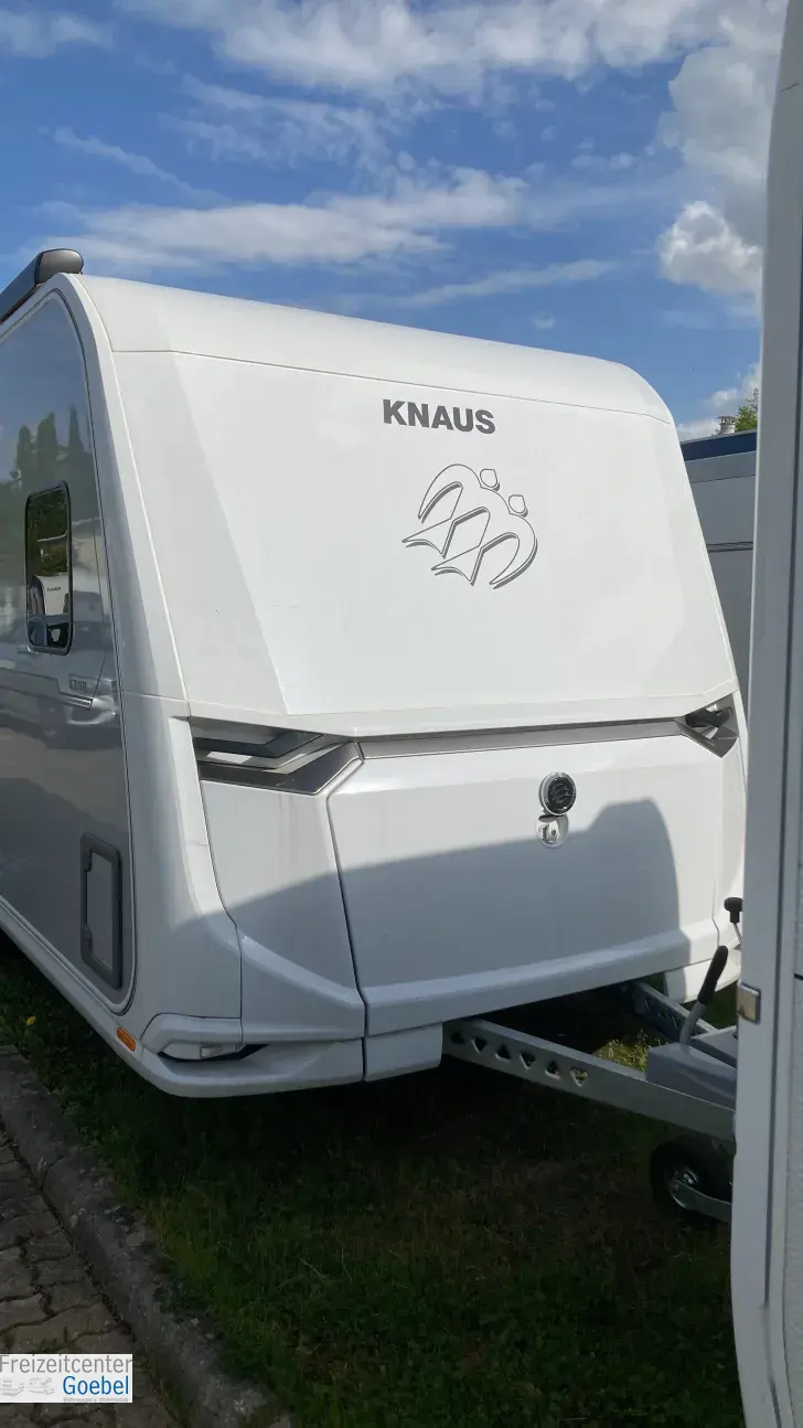 Frontal Vorne Knaus Azur 500 FU