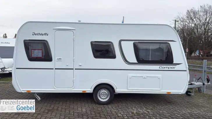 Seitlich Dethleffs Camper 460 EL