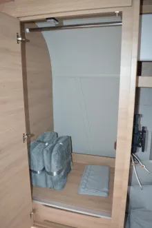 Fahrzeugbild Knaus Südwind 420 QD 60 YEARS Kühlschrank 142l #22