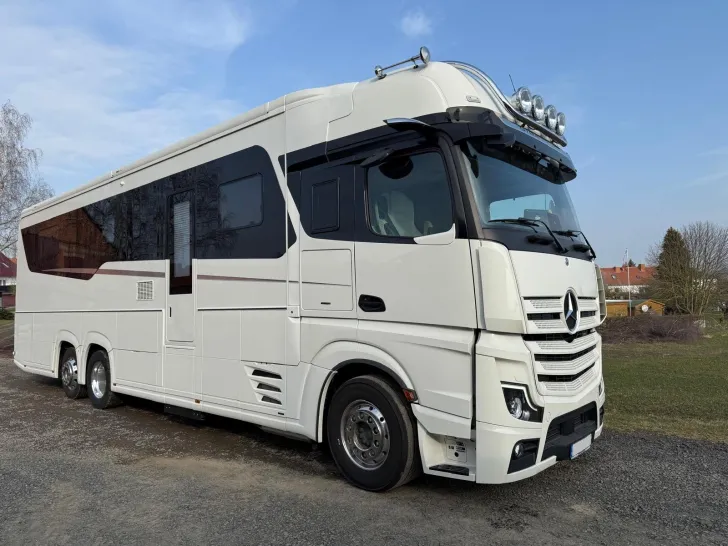 Fahrzeugbild Concorde Centurion 1200 GST #1