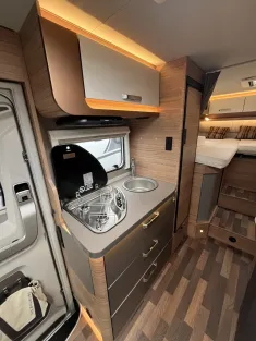 Bild 7 Weinsberg CaraCompact Suite MB EDITION PEPPER 640 MEG