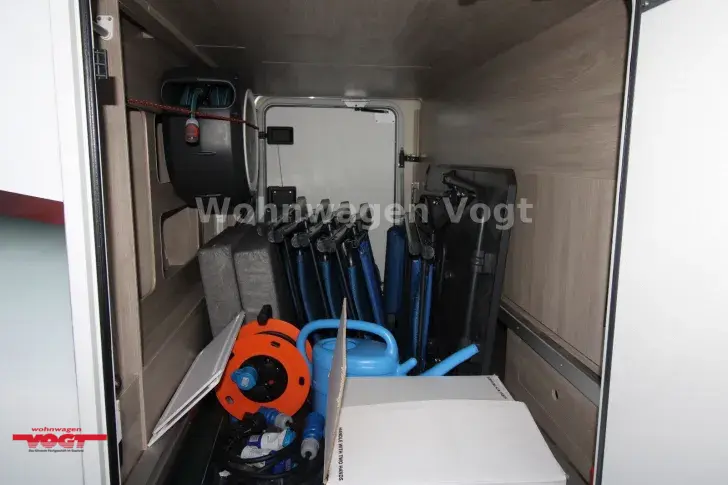 Fahrzeugbild Kabe Crown i810 LGB #6
