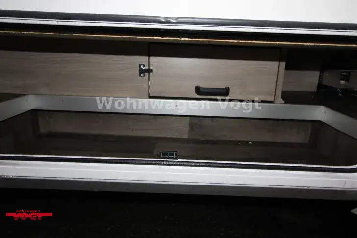 Fahrzeugbild Kabe Crown i810 LGB #8