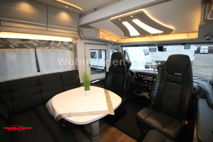 Fahrzeugbild Kabe Crown i810 LGB #10